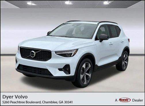 2026 Volvo XC40 Plus, B5 AWD Gas (mild hybrid), Dark