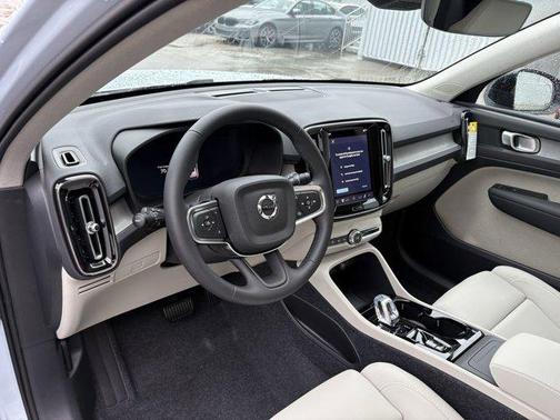 2026 Volvo XC40 B5 Plus