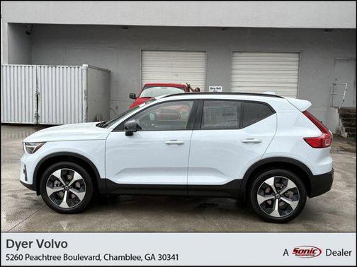 2026 Volvo XC40 B5 Plus