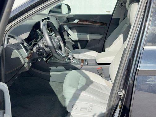 2018 Audi Q5 2.0T Premium Plus