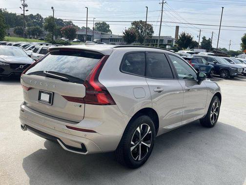 2026 Volvo XC60 B5 Core