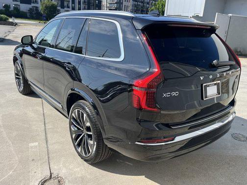 2025 Volvo XC90 B5 Plus 7-Seater