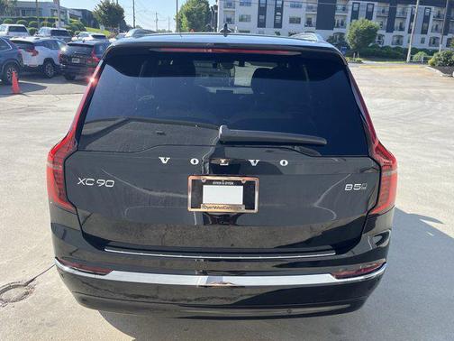 2025 Volvo XC90 B5 Plus 7-Seater