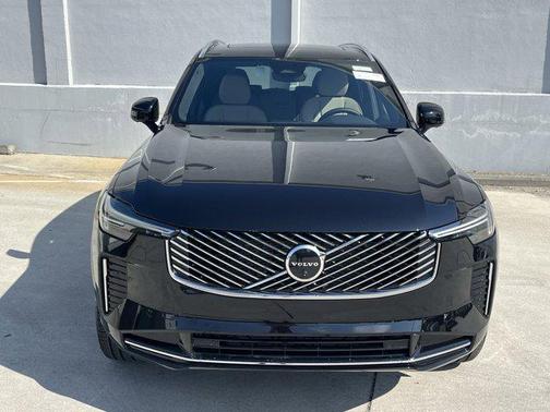 2025 Volvo XC90 B5 Plus 7-Seater