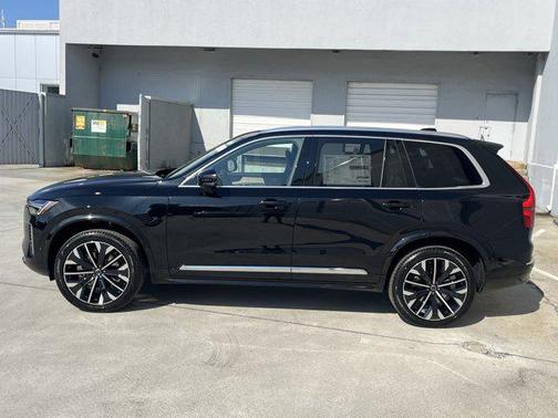 2025 Volvo XC90 B5 Plus 7-Seater