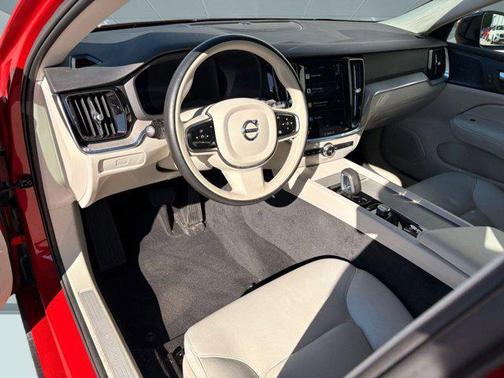 2024 Volvo S60 B5 Plus Dark Theme