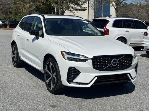 2025 Volvo XC60 B5 Ultra