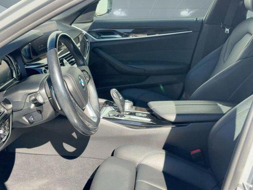 2019 BMW 530 530i