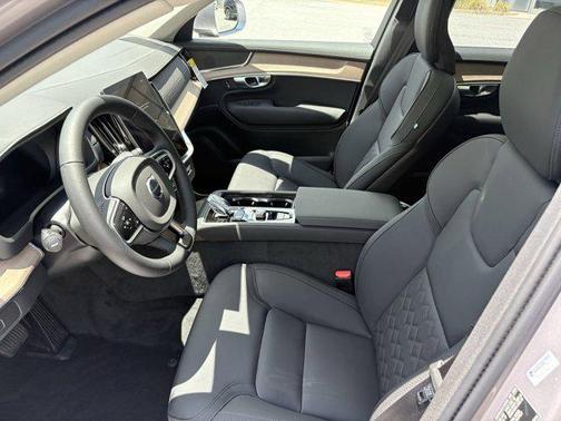 2026 Volvo XC90 B5 Plus 7-Seater