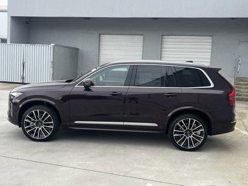 2025 Volvo XC90 B6 Plus 6-Seater