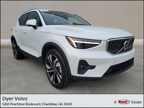 2025 Volvo XC40 Ultra Bright Theme