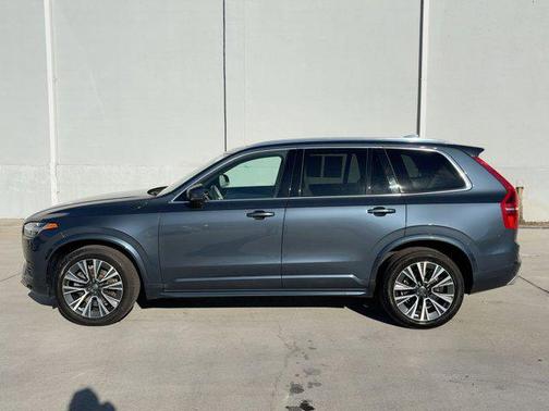 2021 Volvo XC90 T5 Momentum