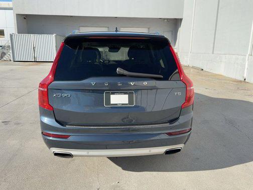 2021 Volvo XC90 T5 Momentum