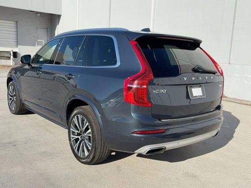 2021 Volvo XC90 T5 Momentum