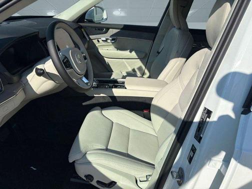 2026 Volvo XC90 B6 Ultra 7-Seater
