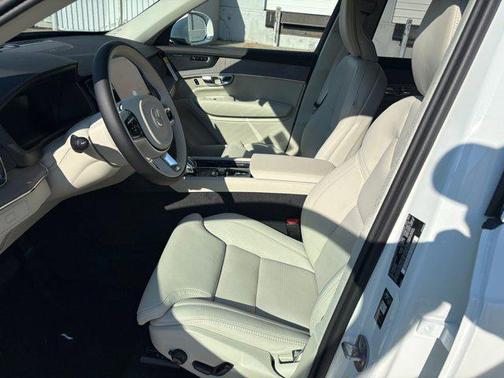 2026 Volvo XC90 B6 Ultra 7-Seater