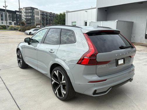 2026 Volvo XC60 B5 Ultra