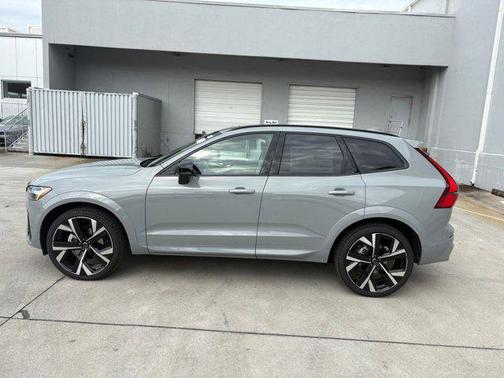 2026 Volvo XC60 B5 Ultra