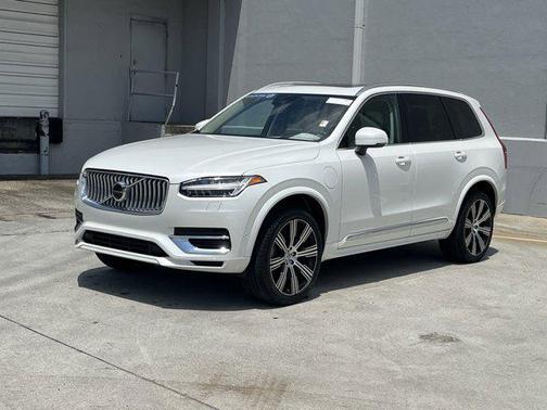 2024 Volvo XC90 Recharge Plug-In Hybrid T8 Plus Bright Theme 7-Seater