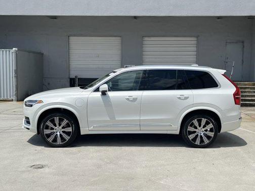 2024 Volvo XC90 Recharge Plug-In Hybrid T8 Plus Bright Theme 7-Seater