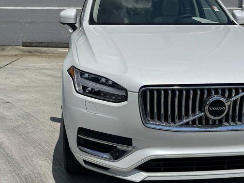2024 Volvo XC90 Recharge Plug-In Hybrid T8 Plus Bright Theme 7-Seater