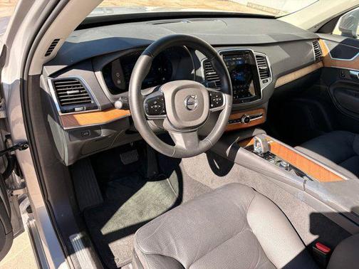 2025 Volvo XC90 B6 Plus 7-Seater