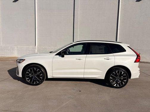 2026 Volvo XC60 B5 Ultra