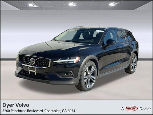 2025 Volvo V60 Cross Country B5 Plus