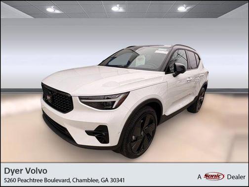 2026 Volvo XC40 Black Edition Ultra, B5 AWD Gas (mild hybrid)