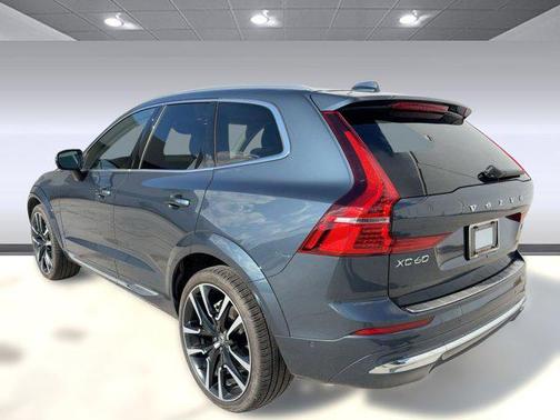 2023 Volvo XC60 Ultimate Bright Theme