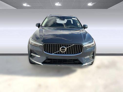 2023 Volvo XC60 Ultimate Bright Theme