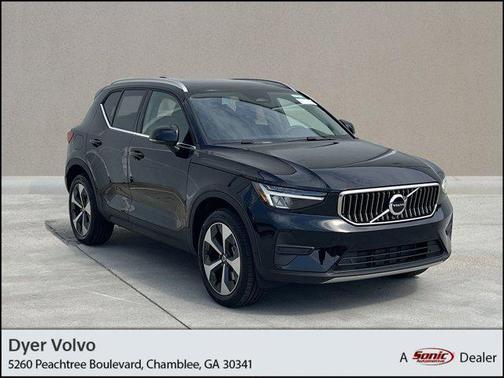 2025 Volvo XC40 B5 Core Bright Theme
