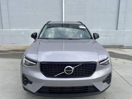 2026 Volvo XC40 B5 Ultra
