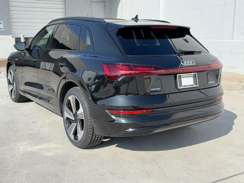 2023 Audi e-tron Premium Plus quattro