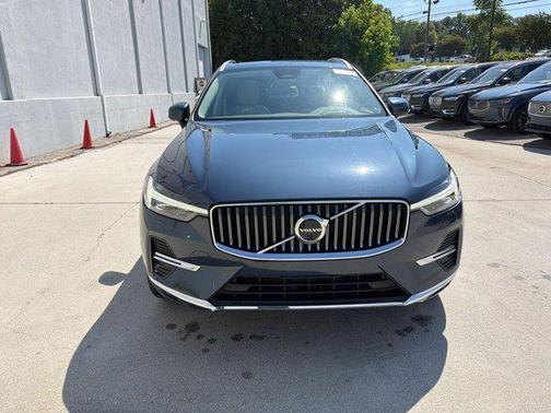 Denim Blue Metallic 2023 Volvo XC60 B5 Ultimate Bright Theme