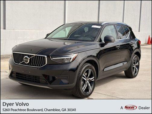 2025 Volvo XC40 B5 Core Bright Theme