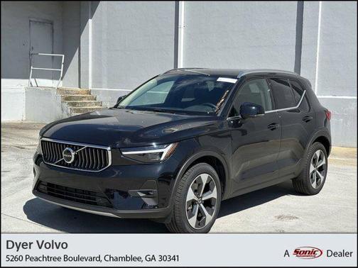 2025 Volvo XC40 B5 Plus Bright Theme