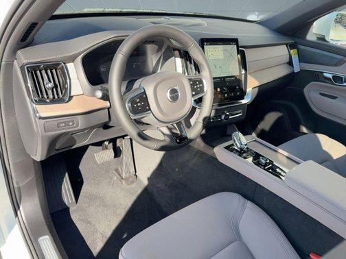 2026 Volvo XC90 Plug-In Hybrid Plus, T8 AWD, Electric/Gasoline, Bright, 6 Seats