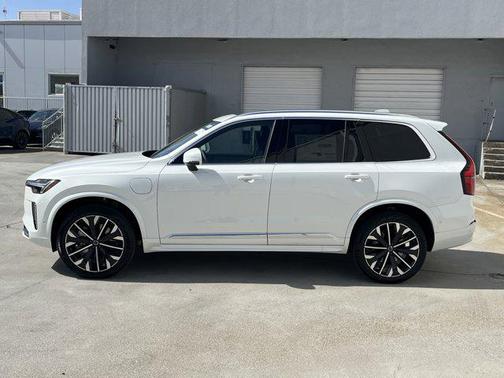 2025 Volvo XC90 Plug-In Hybrid T8 Ultra 7-Seater