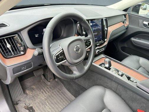 Onyx Black Metallic 2023 Volvo XC60 B5 Plus Bright Theme