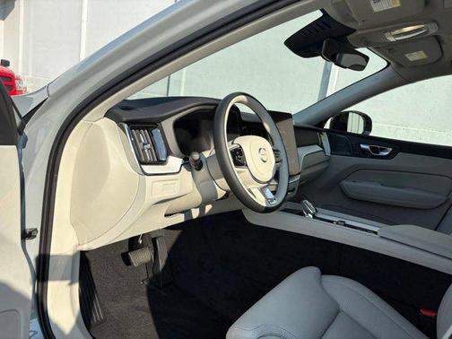 2026 Volvo XC60 Plug-In Hybrid T8 Ultra