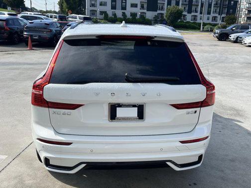 2025 Volvo XC60 B5 Core