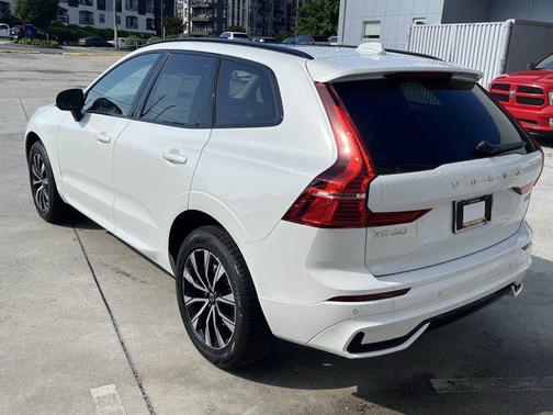 2025 Volvo XC60 B5 Core