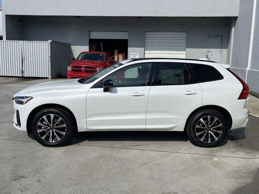 2025 Volvo XC60 B5 Core