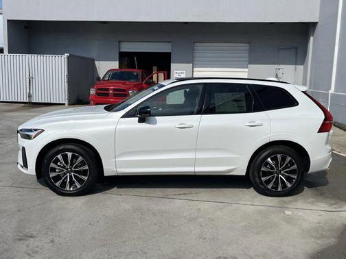 2025 Volvo XC60 B5 Core