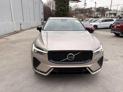 2026 Volvo XC60 B5 Plus