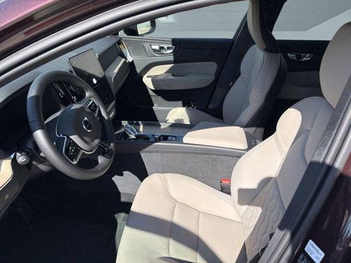 2026 Volvo XC60 B5 Core