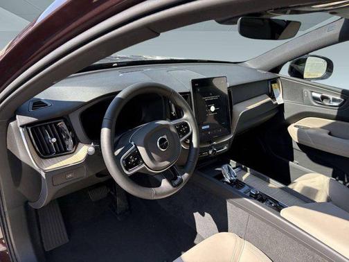 2026 Volvo XC60 B5 Core