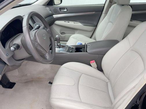 2011 INFINITI G25 Journey
