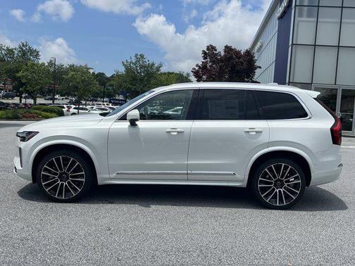 2025 Volvo XC90 B6 Ultra
